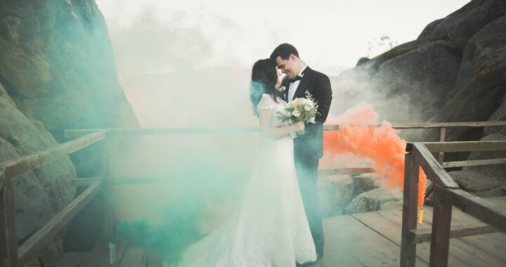 Comment les fumigènes de couleur peuvent-ils sublimer votre mariage ?